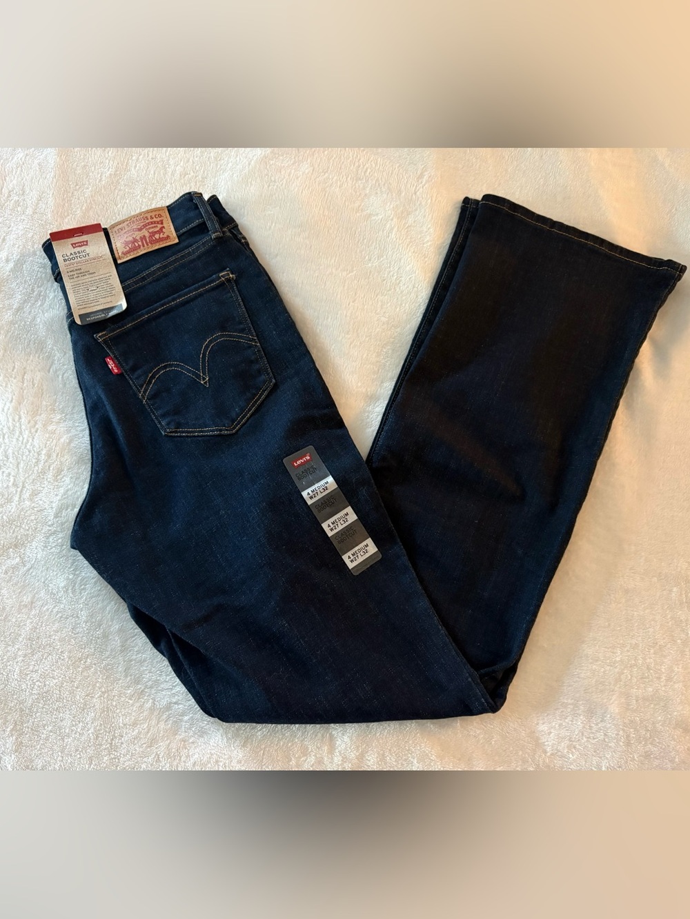 Levi’s Classic Bootcut Mid Rise Women’s Blue Jeans Size 4 Medium 27”x32” New